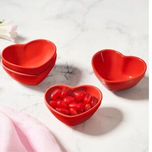 NWT Le Creuset Mini Heart Bowls Set of 4, Cerise